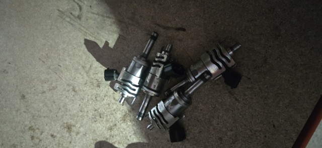 Форсунка дизельна в зборі, розпилювач + тримач 23250F0010 TOYOTA