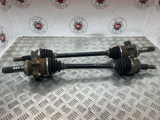 Піввісь задня, ліва 396011BB0A NISSAN