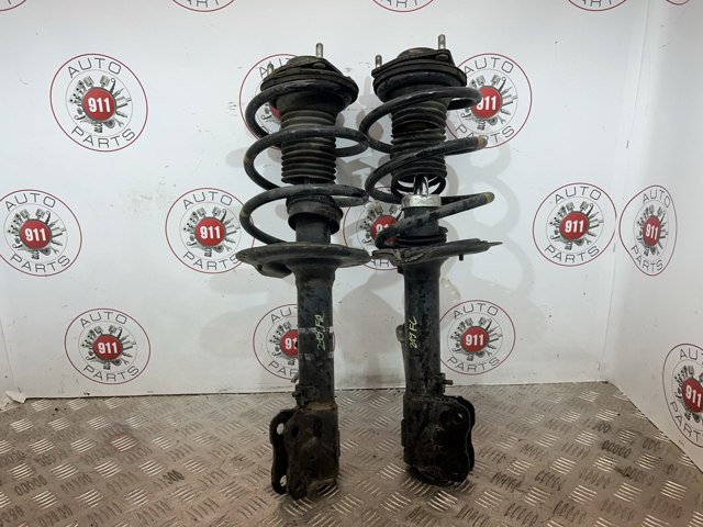 Ліва передня стійка 4060A603 MITSUBISHI