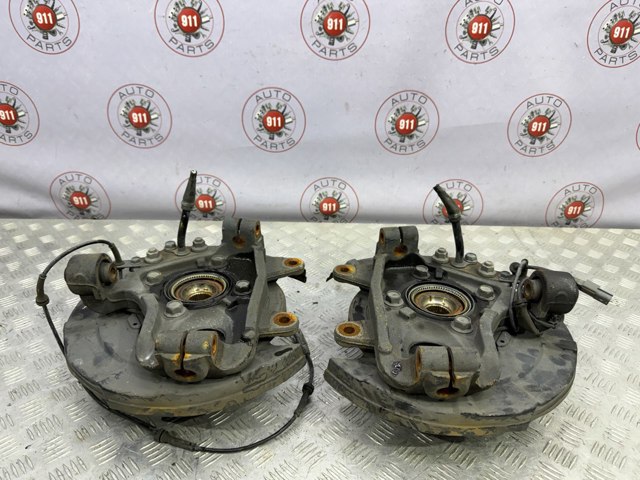 Цапфа - поворотний кулак задній, правий 430181LA0A NISSAN