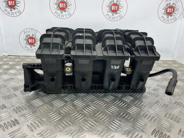 Колектор впускний 4593915AA CHRYSLER