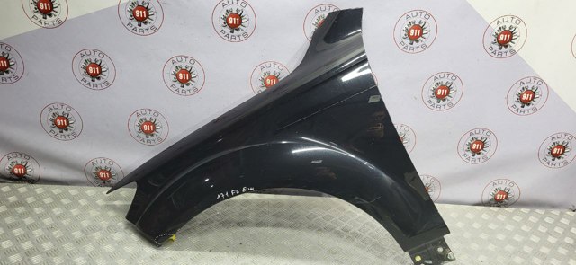 Бічна частина передня ліва 4L0821101 VAG