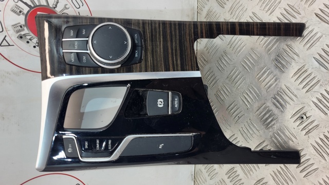 Облицювання важеля перемикання передач АКПП 51169330688 BMW