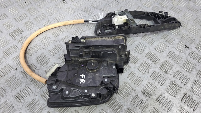 Замок передніх пасажирських дверей 51217477688 BMW