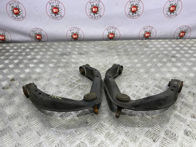 Важіль передньої підвіски верхній, правий 54524ZQ00A NISSAN