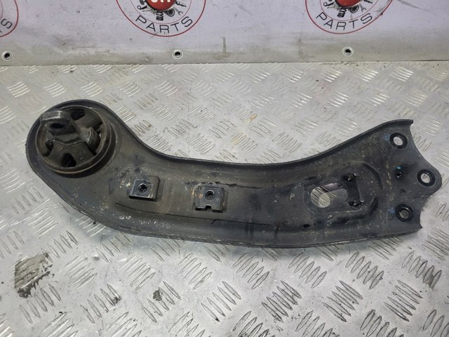 Важіль/тяга задньої підвіски подовжній нижній, правий 55280C5050 HYUNDAI