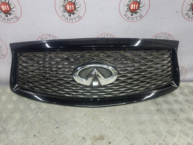 Решітка радіатора 623109NC0A NISSAN