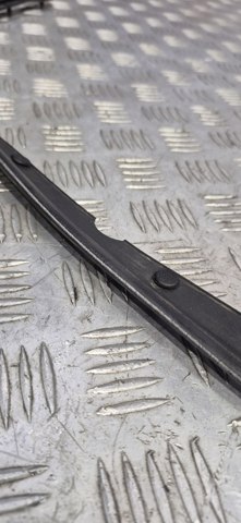 Гумка під капот 658203JA0A NISSAN
