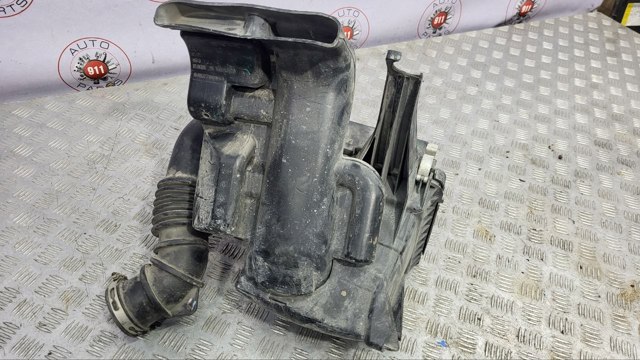 Корпус повітряного фільтра 68060812AA CHRYSLER