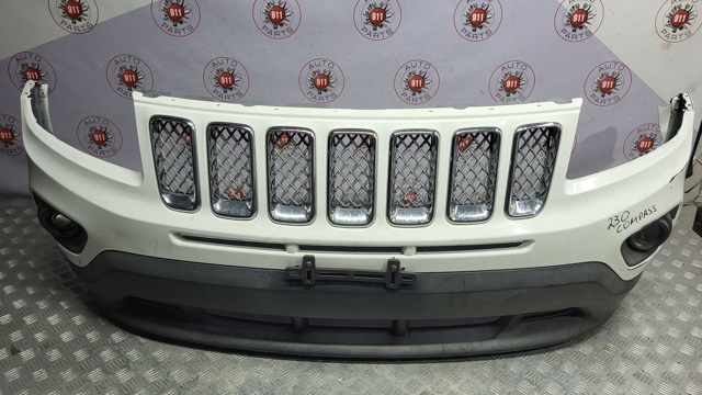 Решітка 68213198AA CHRYSLER