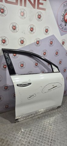 Дверка передня права 76004C6000 HYUNDAI