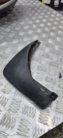 Бризковики задній, лівий 788131AA0A NISSAN