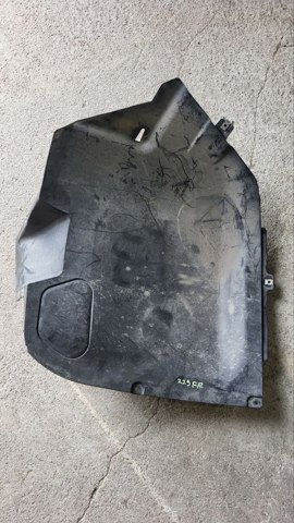 Підкрилок переднього крила, правий передній 7P6805912D VAG