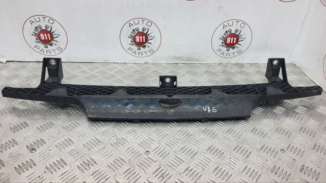 Кронштейн бампера переднього, центральний 7P6807200 VAG
