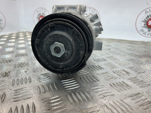 Насос кондиціонера 8831006570 TOYOTA