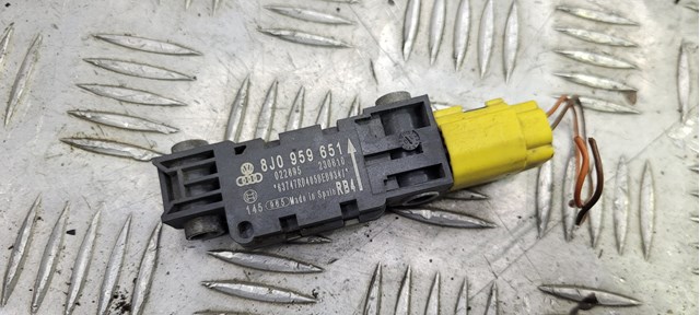 Датчик Айрбег передній 8J0959651 VAG