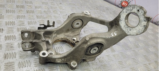 Цапфа поворотна права 8R0505432C VAG