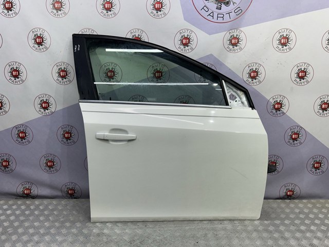 Пасажирські передні двері 95440656 GM