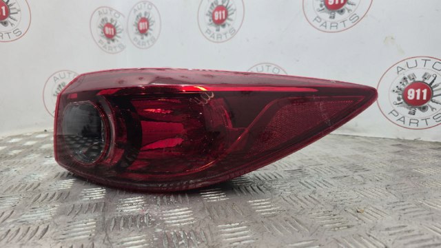 Фара задня права зовнішня BHN151150B MAZDA