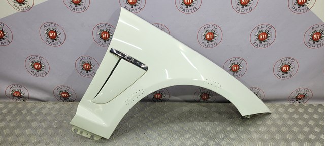 Переднє праве крило C2Z16958 JAGUAR