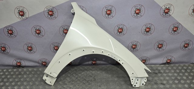 Переднє праве крило D10E52111B MAZDA