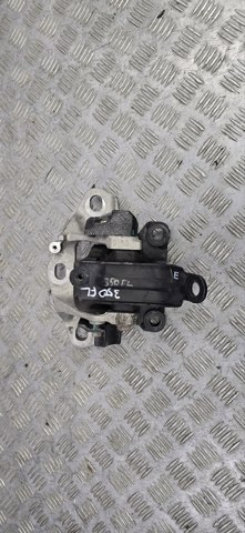 Ліва подушка двигуна D10G39070A MAZDA