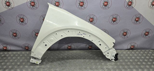 Переднє праве крило DGH952110 MAZDA