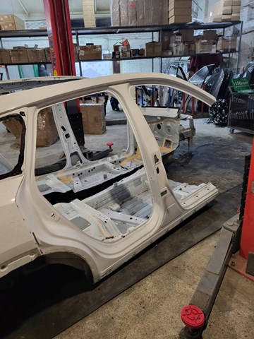 Отвір передніх правих дверей G60225NAMA NISSAN