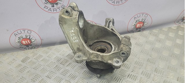 Цапфа передні праві LR024478 LAND ROVER