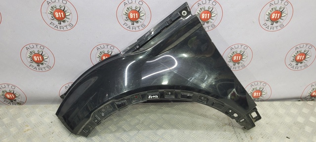 Ліве переднє крило LR027590 LAND ROVER