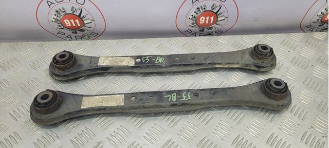 Поперечна тяга задньої підвіски LR029576 LAND ROVER