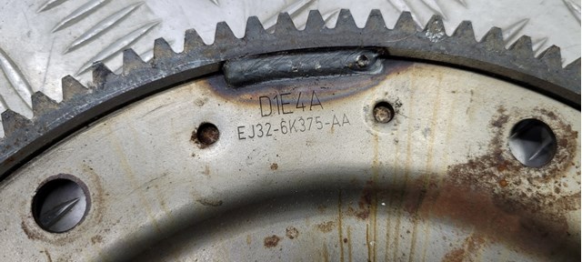 Маховик із зубчастим ободом в зборі LR049197 LAND ROVER