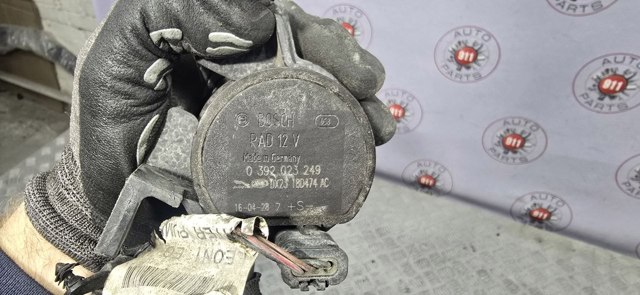 Водяний насос охолодження електро додатковий LR049317 LAND ROVER