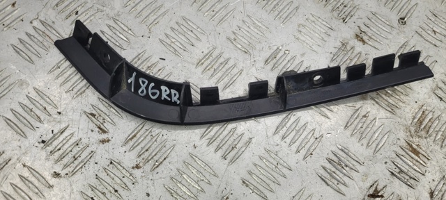 Направляюча заднього бампера, права LR061274 LAND ROVER