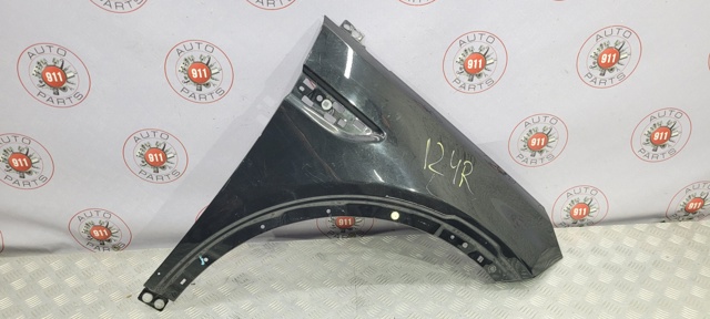 Переднє праве крило LR061383 LAND ROVER