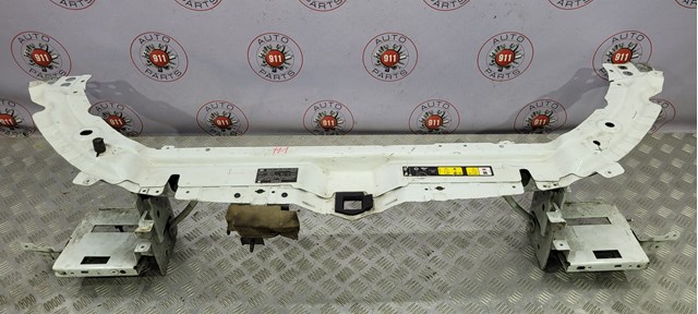 Рамка радіатора верхня LR084656 LAND ROVER