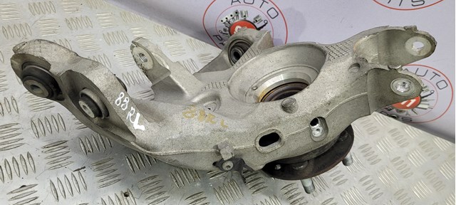 Цапфа поворотна ліва LR087650 LAND ROVER