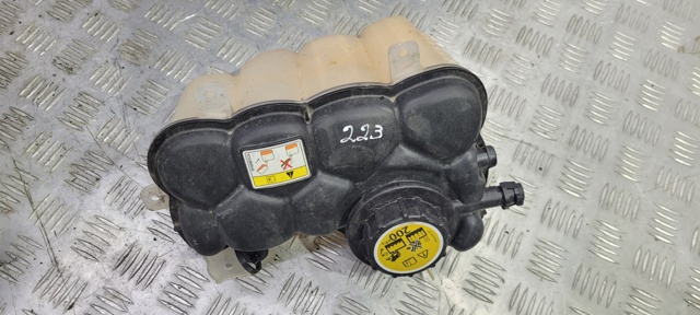 Бачок системи охолодження, розширювальний LR091767 LAND ROVER