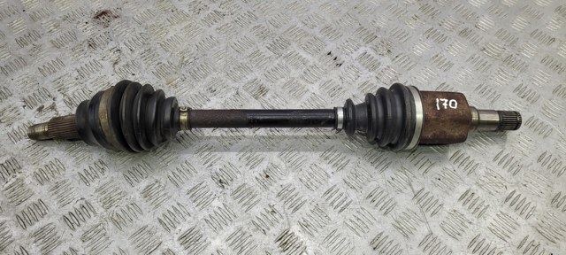 Піввісь передня ліва LR092740 LAND ROVER