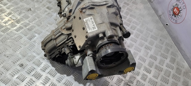 Міжосьовий диференціал LR095156 LAND ROVER