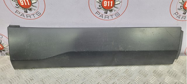 Накладка задніх правих дверей, нижня LR116798 LAND ROVER