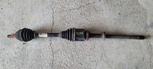 Піввісь передня, права LR125165 LAND ROVER