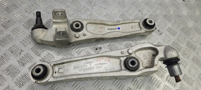 Правий важіль передній нижній підвіски T2H19025 JAGUAR