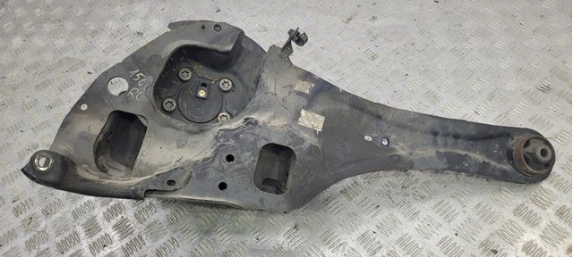Цапфа поворотна ліва TD1128250C MAZDA