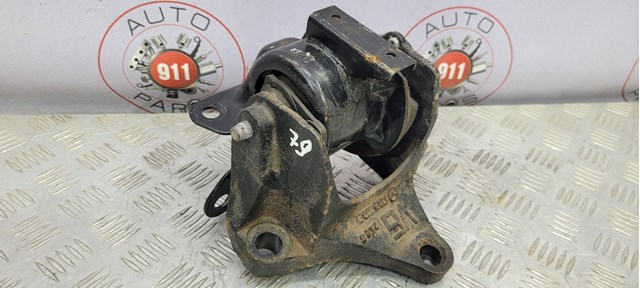 Подушка (опора) двигуна, ліва TD1139070C MAZDA