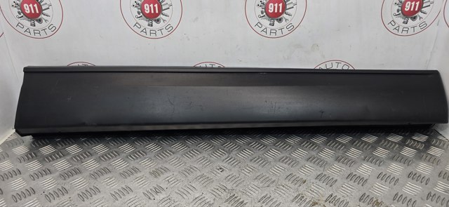 Накладка передньої правої двері TK4851RA0B MAZDA