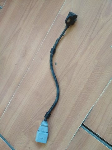 Датчик положення распредвалу 03L957147 VAG
