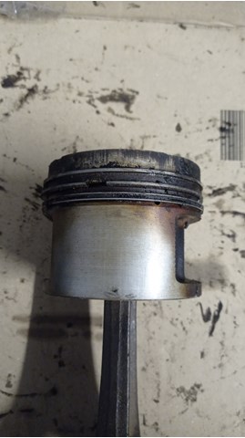 Поршень в зборі 11251722503 BMW
