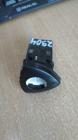 Кнопка аварійки 252904889R RENAULT
