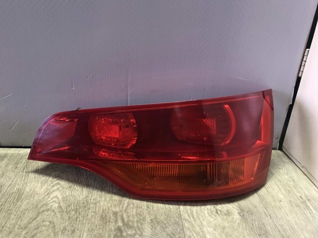 Задні ліхтарі 4L0945094 VAG